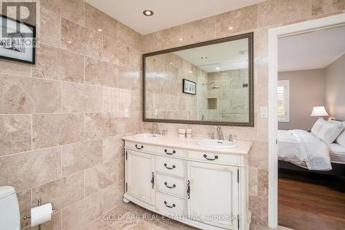 215 Thomson Creek Boulevard, Vaughan, ON - Indoor Photo Showing Bathroom