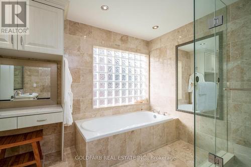 215 Thomson Creek Boulevard, Vaughan, ON - Indoor Photo Showing Bathroom