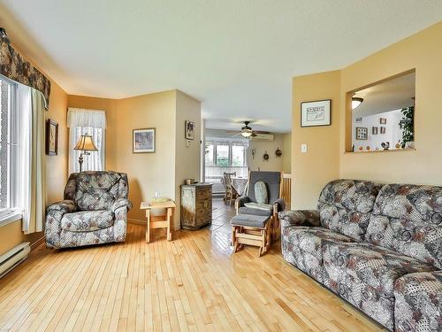 Salon - 40 Rue D'Albanel, Gatineau (Gatineau), QC - Indoor Photo Showing Living Room