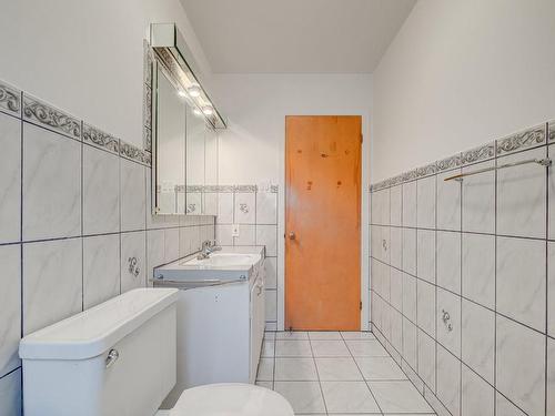 Bathroom - 237 Rue Bernard, Cowansville, QC - Indoor Photo Showing Laundry Room