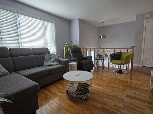 Salon - 8151 Boul. Guillaume-Couture, Lévis (Desjardins), QC - Indoor Photo Showing Living Room