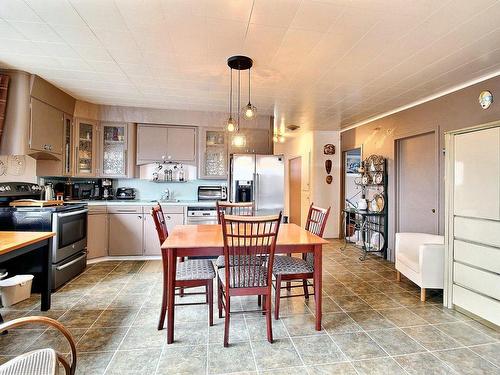 Kitchen - 164  - 166 Rue Pinder O., Rouyn-Noranda, QC - Indoor Photo Showing Other Room