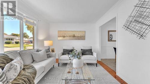 57 Princess Park Road, Ingersoll (Ingersoll - South), ON - Indoor Photo Showing Living Room