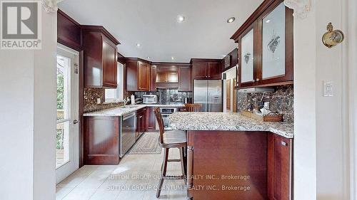 1842 Christopher Road, Mississauga, ON - Indoor Photo Showing Kitchen