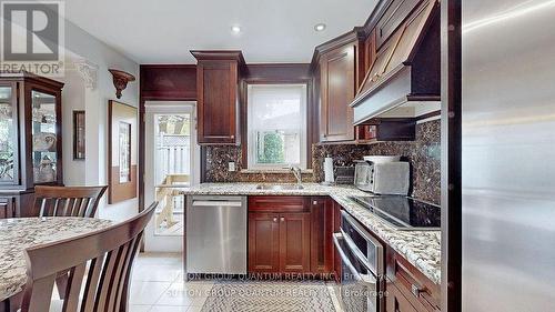 1842 Christopher Road, Mississauga, ON - Indoor Photo Showing Kitchen