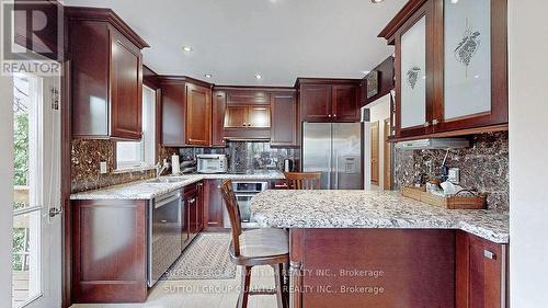 1842 Christopher Road, Mississauga, ON - Indoor Photo Showing Kitchen With Upgraded Kitchen