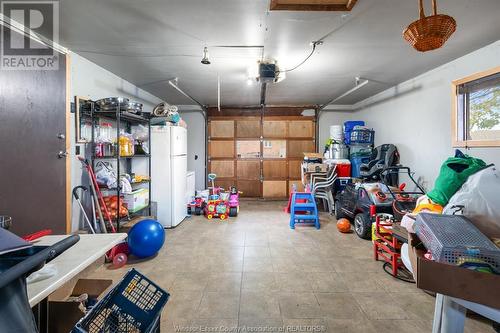 21 Johnson Avenue, Leamington, ON - Indoor Photo Showing Garage