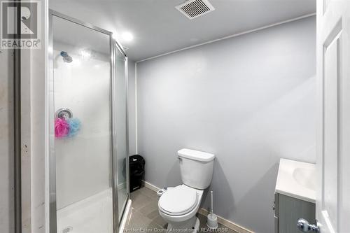 21 Johnson Avenue, Leamington, ON - Indoor Photo Showing Bathroom