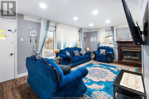 21 Johnson Avenue, Leamington, ON - Indoor Photo Showing Living Room With Fireplace