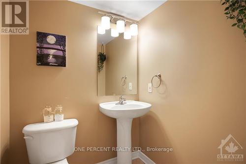 92 Carwood Circle, Ottawa, ON - Indoor Photo Showing Bathroom