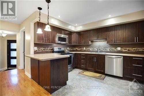 92 Carwood Circle, Ottawa, ON - Indoor Photo Showing Kitchen With Stainless Steel Kitchen