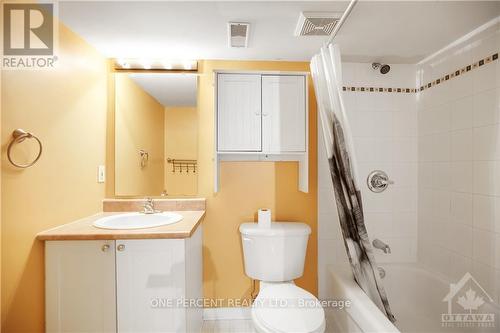 92 Carwood Circle, Ottawa, ON - Indoor Photo Showing Bathroom