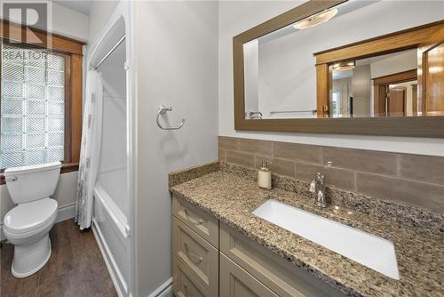 112 Beech Street, Sudbury, ON - Indoor Photo Showing Bathroom