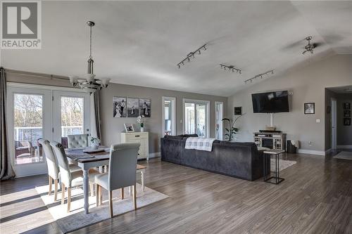 2615 Red Deer Lake Road, Wahnapitae, ON - Indoor Photo Showing Dining Room