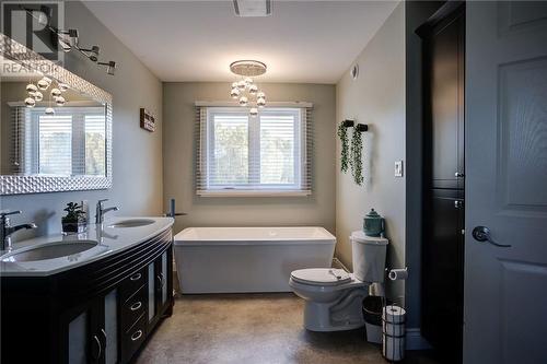 2615 Red Deer Lake Road, Wahnapitae, ON - Indoor Photo Showing Bathroom