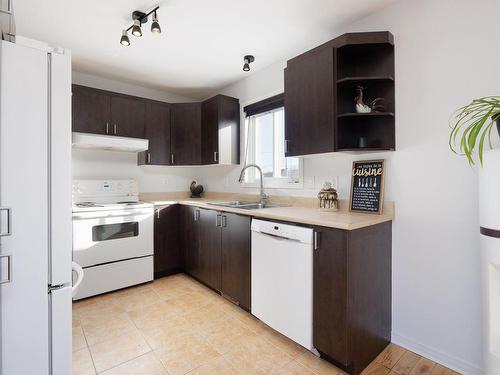 Kitchen - 24 Rue Wilfrid-Lalonde, Rigaud, QC - Indoor Photo Showing Kitchen With Double Sink