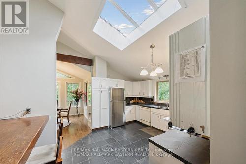 2929 Antelope Trail, Smith-Ennismore-Lakefield, ON - Indoor Photo Showing Kitchen With Double Sink