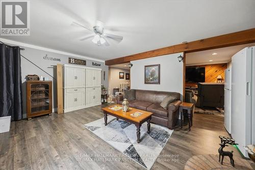 2929 Antelope Trail, Smith-Ennismore-Lakefield, ON - Indoor Photo Showing Living Room