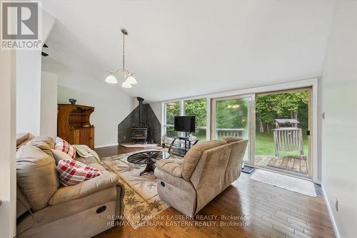 2929 Antelope Trail, Smith-Ennismore-Lakefield, ON - Indoor Photo Showing Living Room With Fireplace