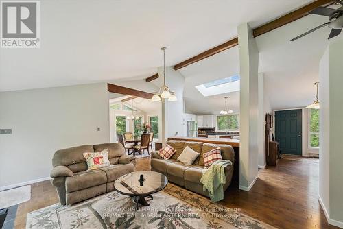 2929 Antelope Trail, Smith-Ennismore-Lakefield, ON - Indoor Photo Showing Living Room