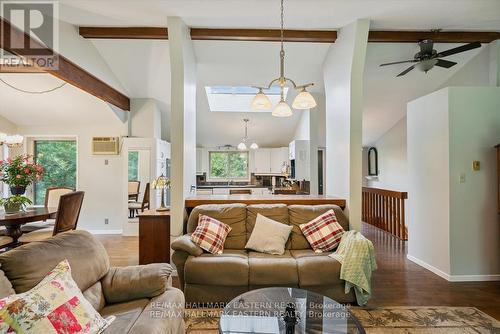 2929 Antelope Trail, Smith-Ennismore-Lakefield, ON - Indoor Photo Showing Living Room