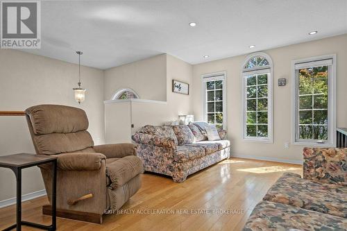 1289 Birchwood Drive, Kingston (City Northwest), ON - Indoor Photo Showing Living Room