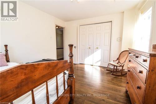 105 Glenwood Avenue, St. Catharines (457 - Old Glenridge), ON - Indoor Photo Showing Bedroom