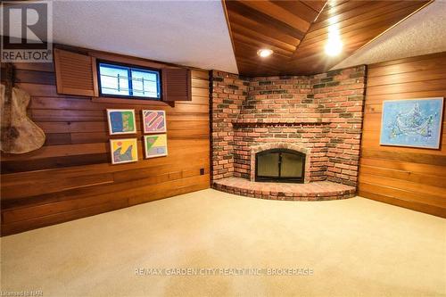 105 Glenwood Avenue, St. Catharines (457 - Old Glenridge), ON - Indoor With Fireplace