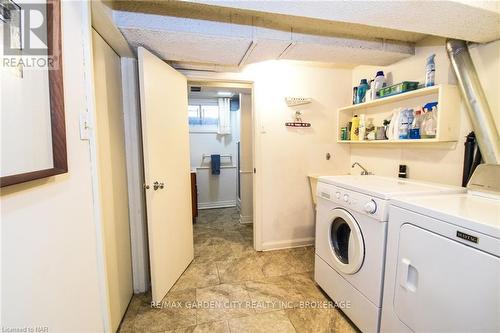 105 Glenwood Avenue, St. Catharines (457 - Old Glenridge), ON - Indoor Photo Showing Laundry Room