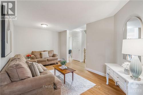 191 Beatrice Drive, Ottawa, ON - Indoor Photo Showing Living Room