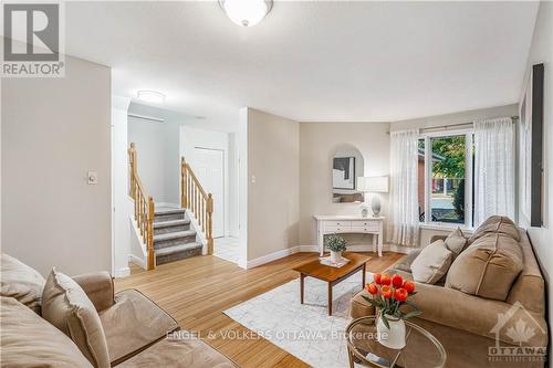 191 Beatrice Drive, Ottawa, ON - Indoor Photo Showing Living Room