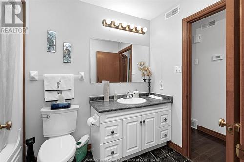 4272 Patrick Avenue, Windsor, ON - Indoor Photo Showing Bathroom