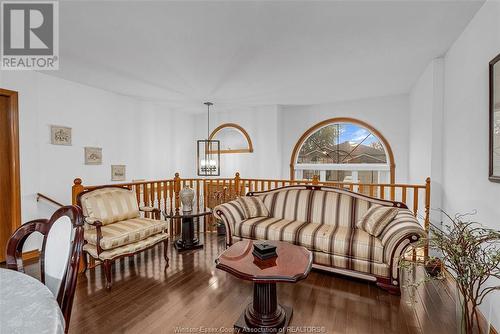 4272 Patrick Avenue, Windsor, ON - Indoor Photo Showing Living Room