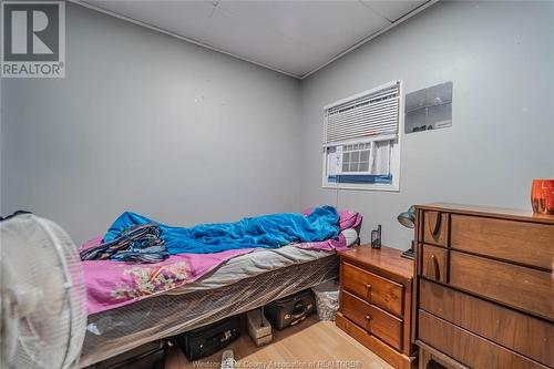 541 Bridge, Windsor, ON - Indoor Photo Showing Bedroom