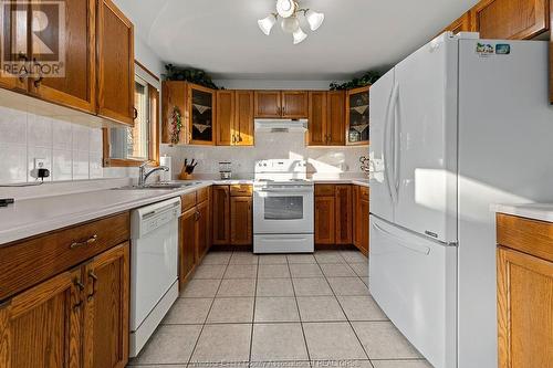 12561 Northfield Way, Tecumseh, ON - Indoor Photo Showing Kitchen