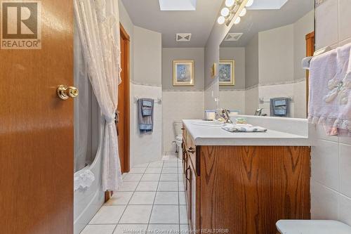 12561 Northfield Way, Tecumseh, ON - Indoor Photo Showing Bathroom