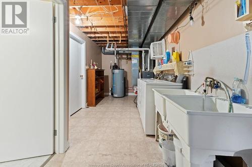 12561 Northfield Way, Tecumseh, ON - Indoor Photo Showing Laundry Room