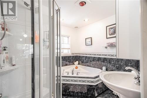 83 Rutherford Avenue, Deep River, ON - Indoor Photo Showing Bathroom