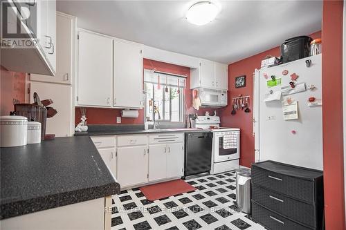 83 Rutherford Avenue, Deep River, ON - Indoor Photo Showing Kitchen