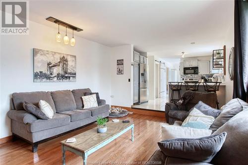 1234 Kenwick Way, Lasalle, ON - Indoor Photo Showing Living Room