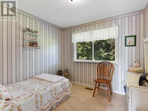 24 Bernard Crescent, Augusta (809 - Augusta Twp), ON - Indoor Photo Showing Bedroom