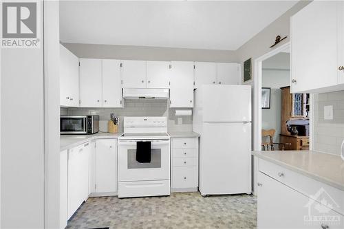 3360 Southgate Road Unit#1604, Ottawa, ON - Indoor Photo Showing Kitchen