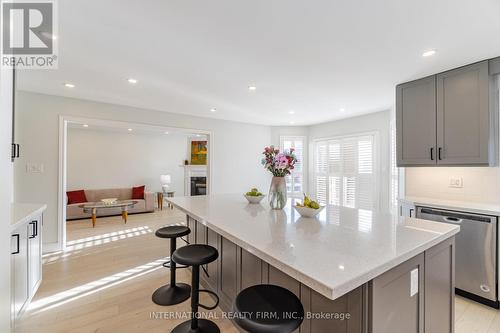 67 Rosanna Crescent, Vaughan, ON - Indoor Photo Showing Kitchen