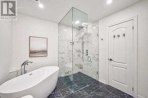 2888 Bur Oak Avenue, Markham, ON - Indoor Photo Showing Bathroom