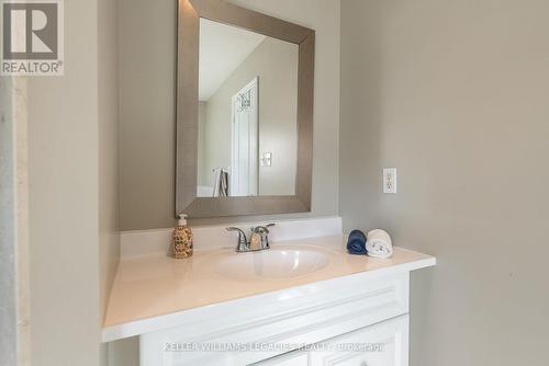 98 Daiseyfield Crescent, Vaughan, ON - Indoor Photo Showing Bathroom