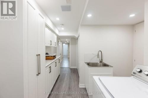 98 Daiseyfield Crescent, Vaughan, ON - Indoor Photo Showing Laundry Room