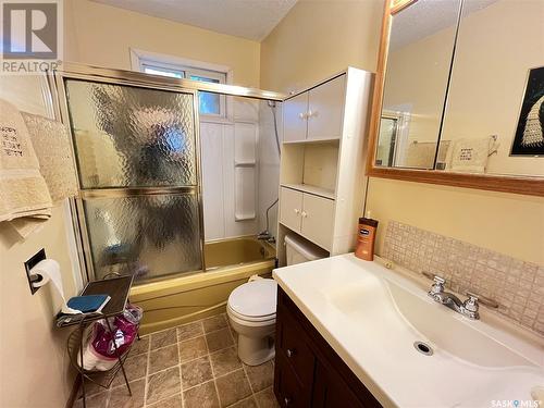 109 Griffin Street, Maple Creek, SK - Indoor Photo Showing Bathroom