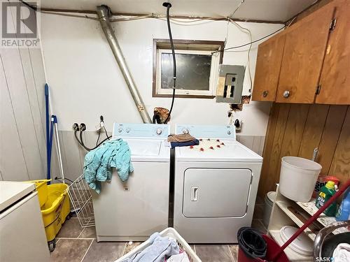 109 Griffin Street, Maple Creek, SK - Indoor Photo Showing Laundry Room