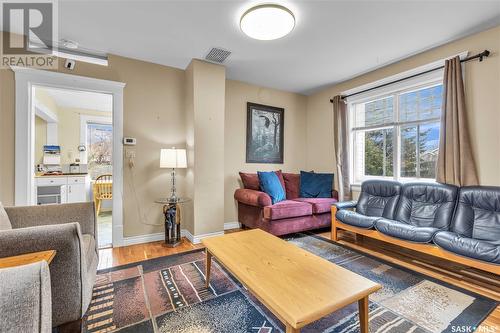 2 1St Street E, Langham, SK - Indoor Photo Showing Living Room