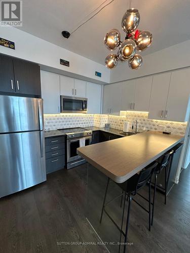 2311 - 3600 Highway 7 Avenue W, Vaughan, ON - Indoor Photo Showing Kitchen With Upgraded Kitchen